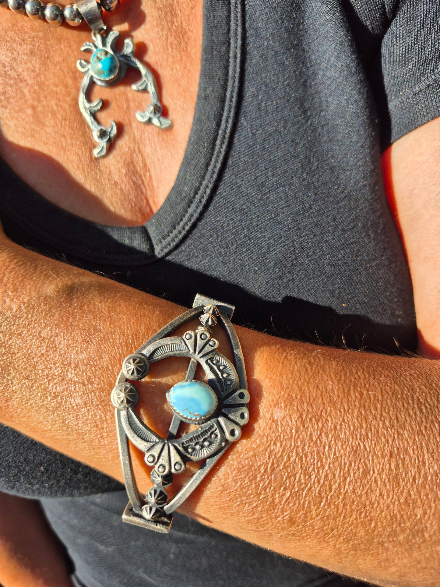 Golden hills Naja Cuff 8"