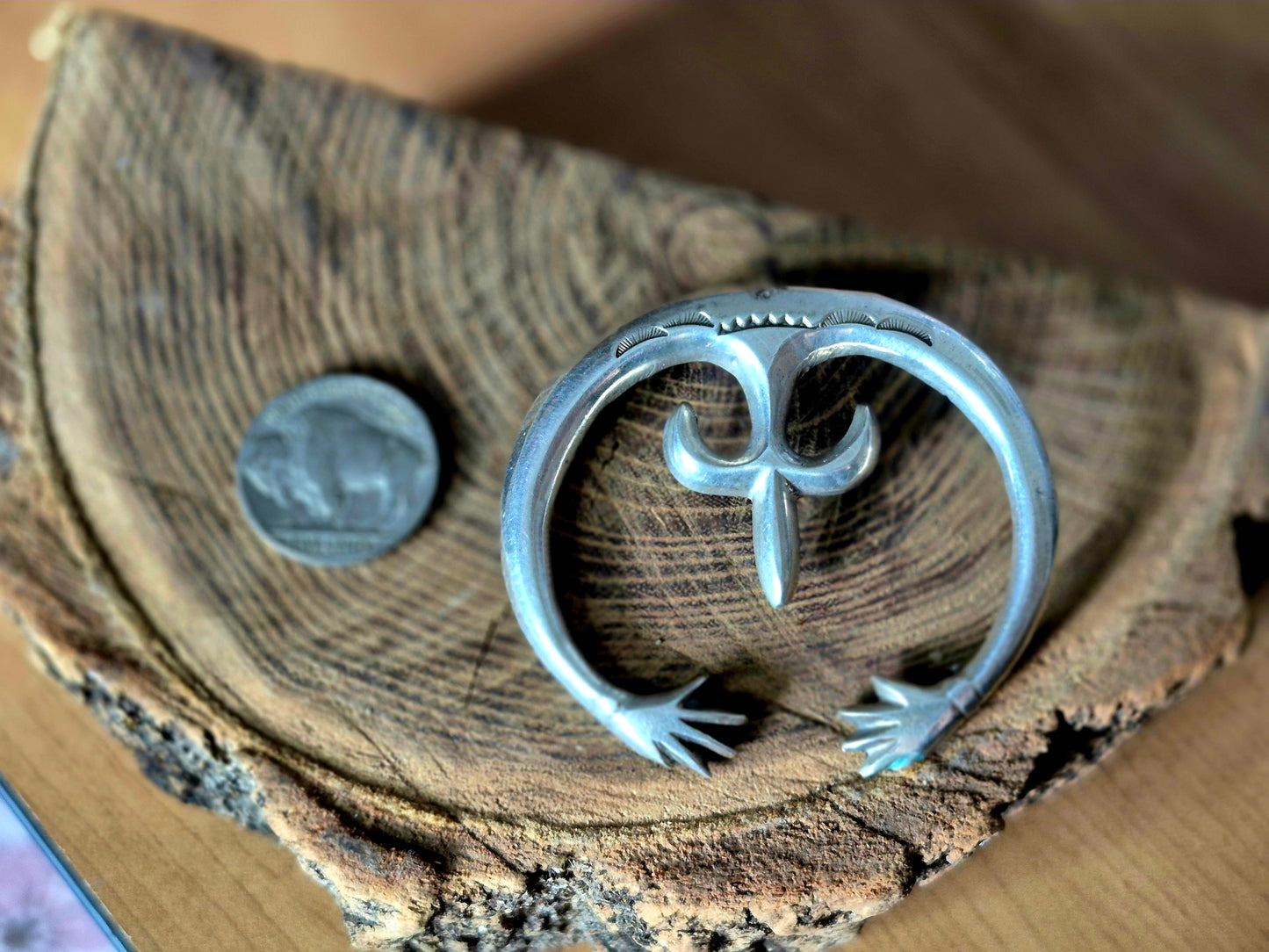 Healing Hands Naja Pendant
