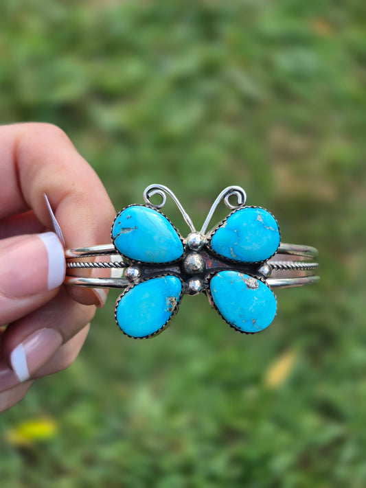 Butterfly cuff