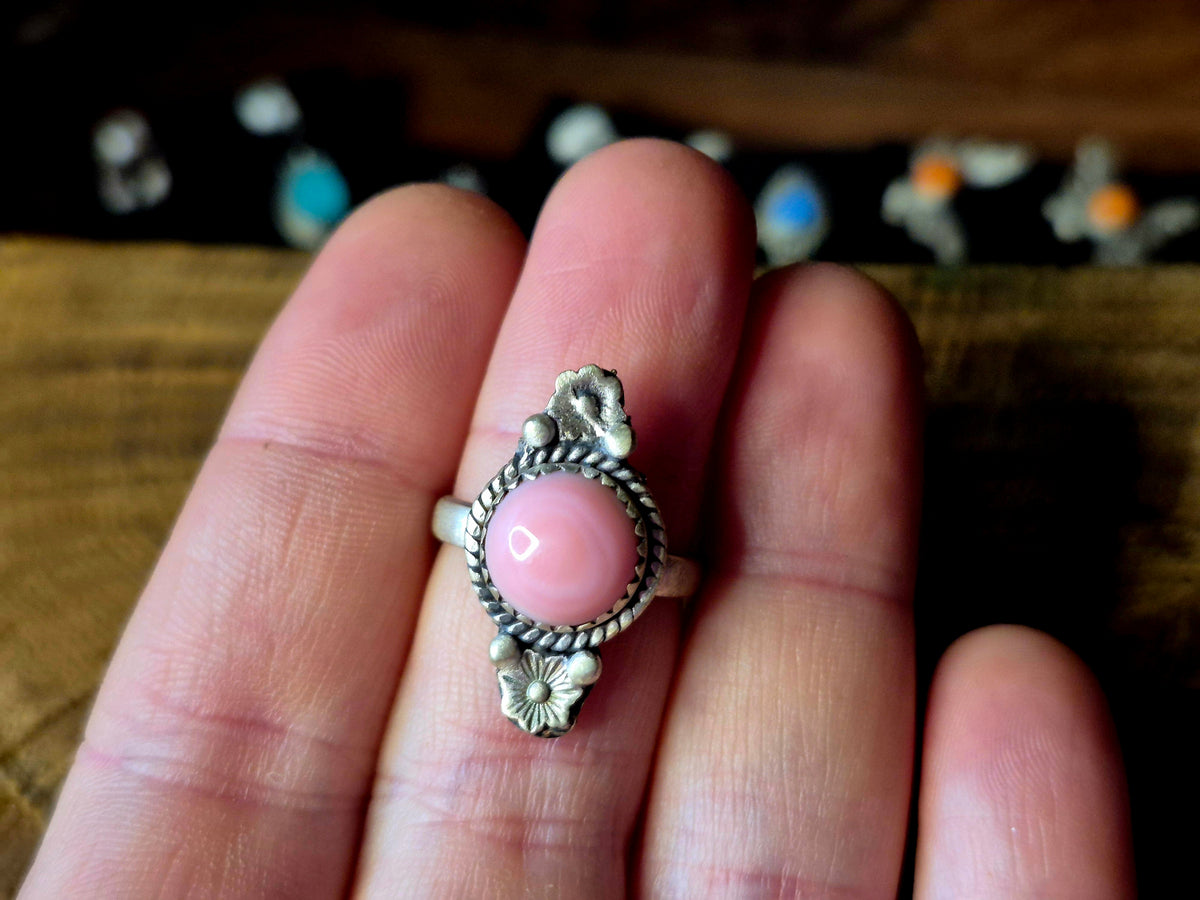 Pink Conch Ring O/S
