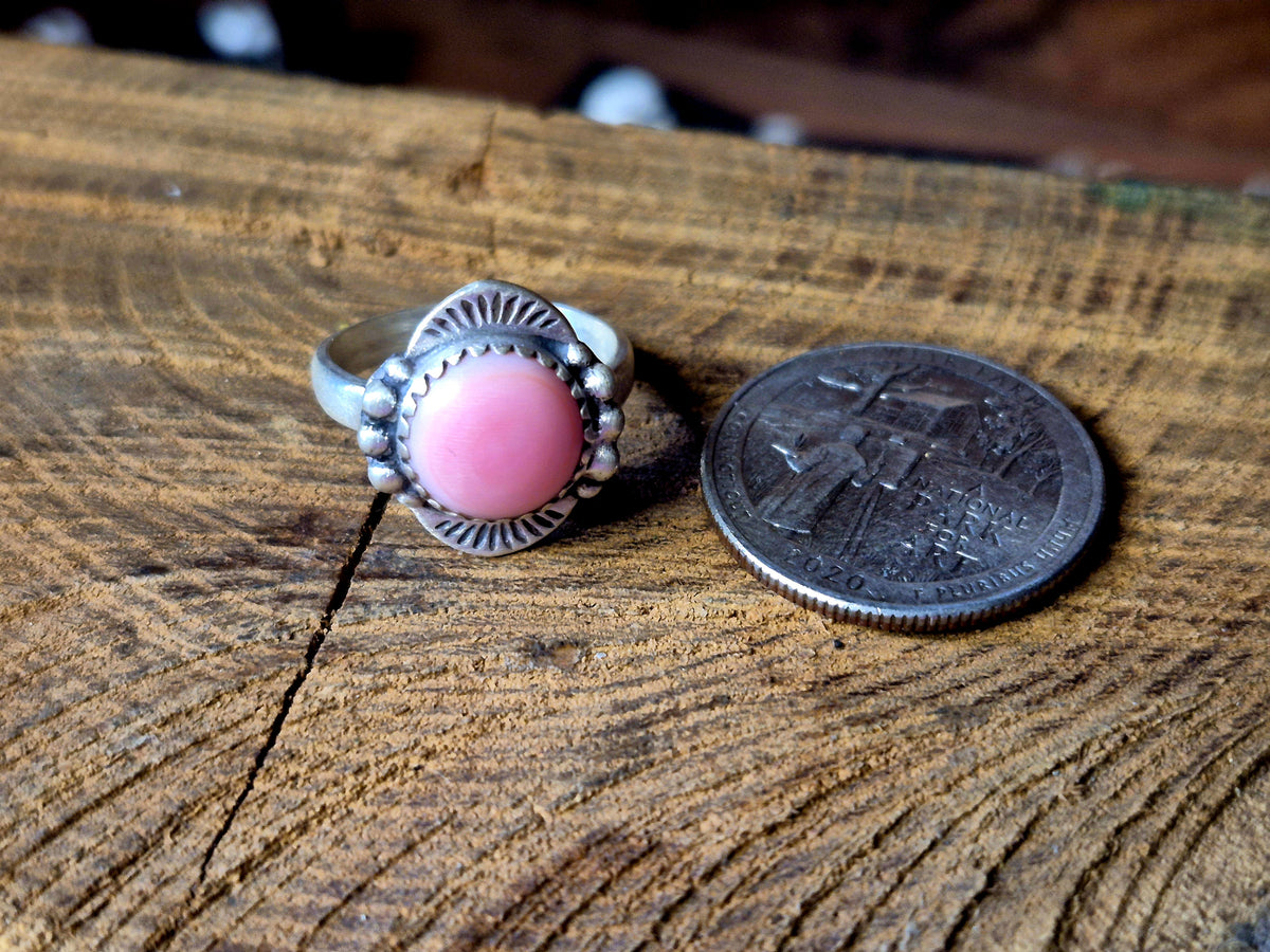 Pink Conch Ring O/S