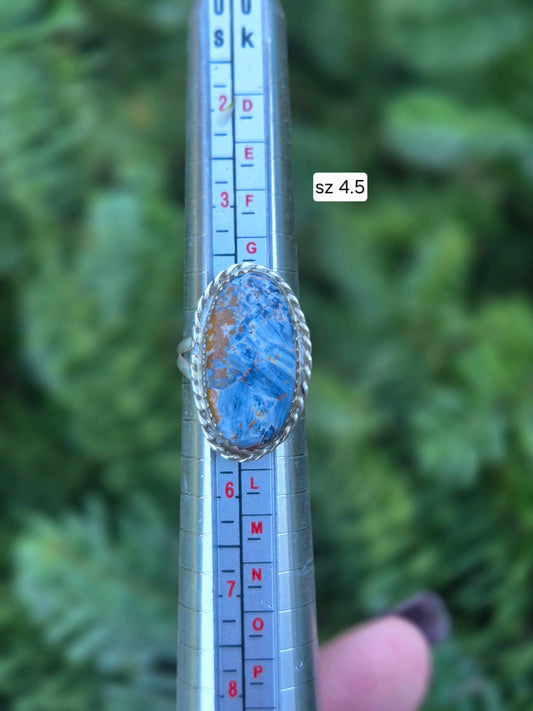 Petersite ring sz 4.5