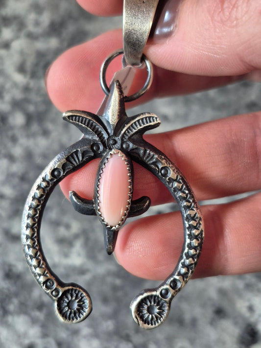 Pink conch Naja Pendant