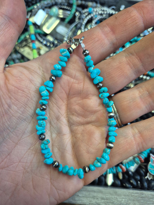 Sleeping beauty & 4mm pearls - 7" bracelet