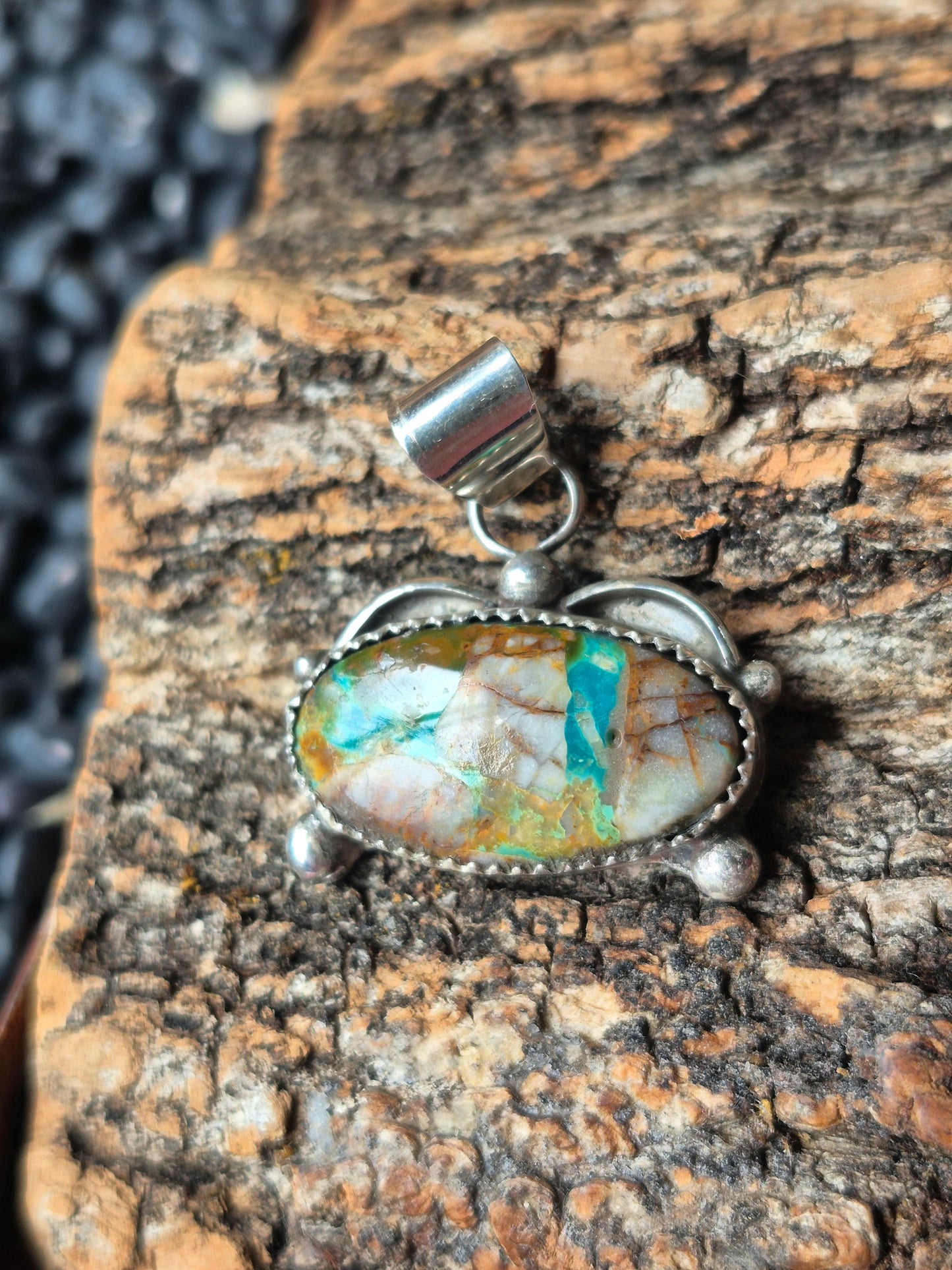 Royston Ribbon Pendant