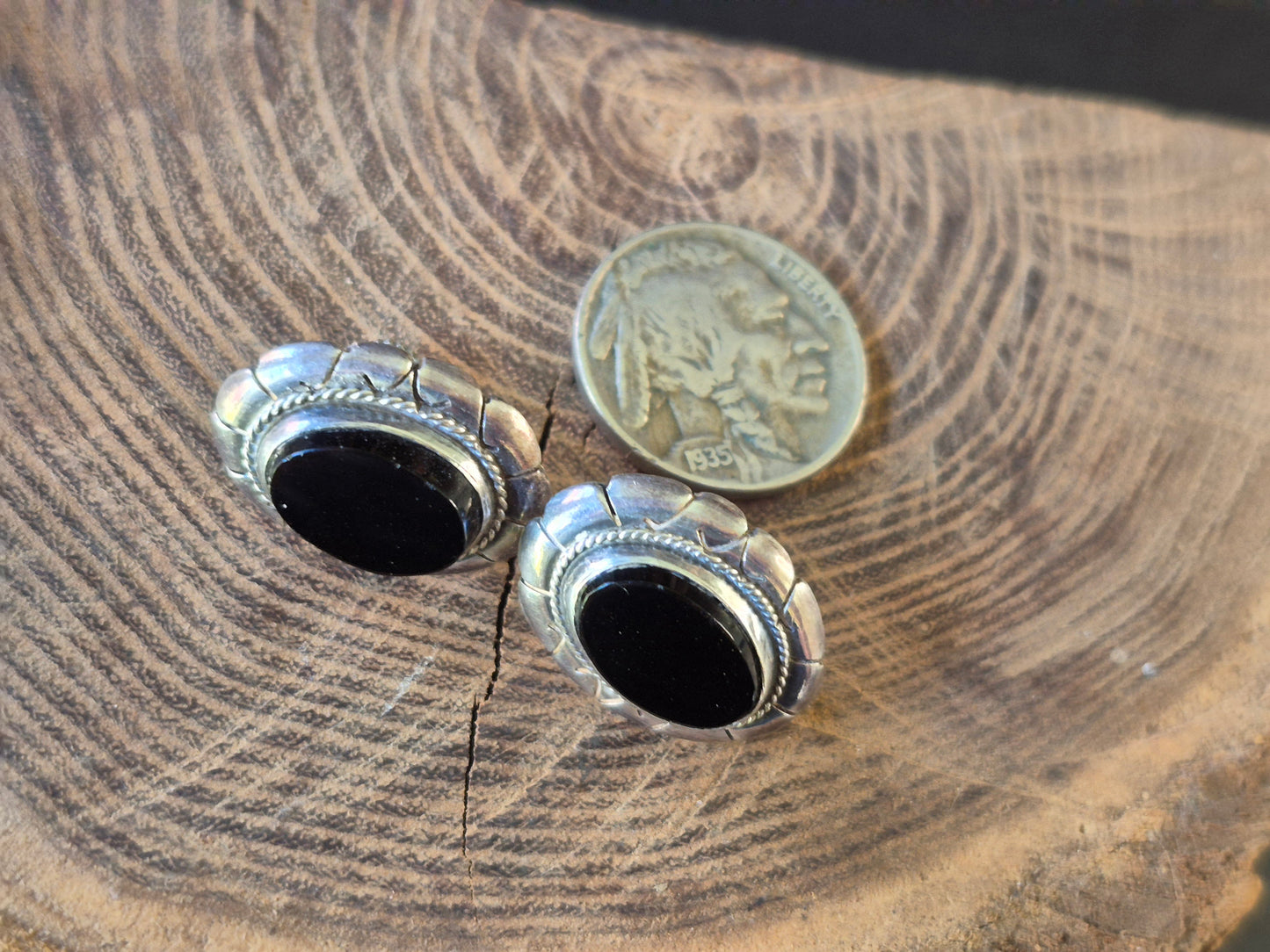 Black Onyx Screw Backs